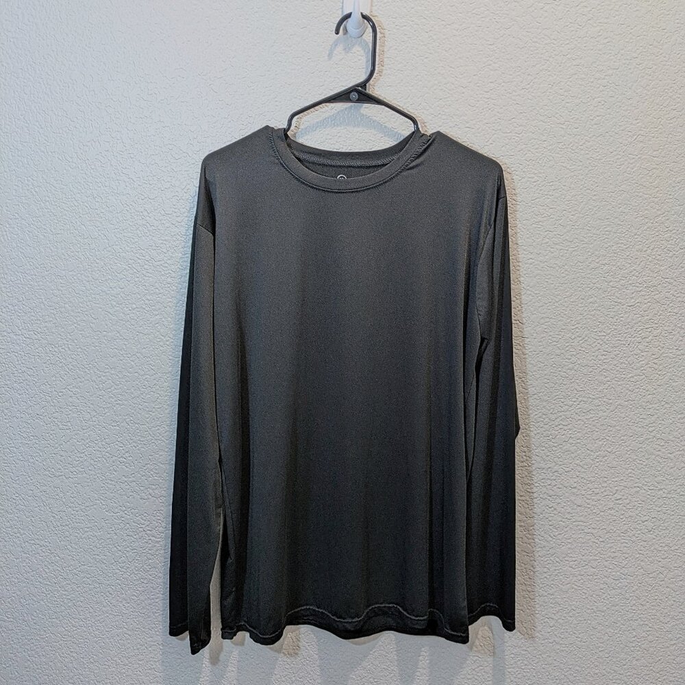 Real Essentials black active long sleeve - Size XL